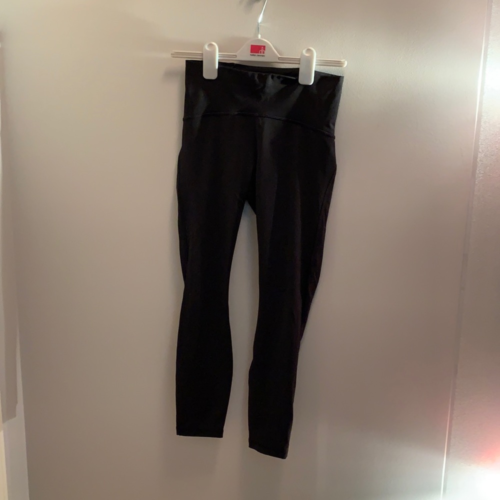 Black lululemon leggings